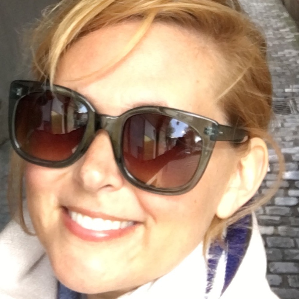 Meet your Posher, Caroline